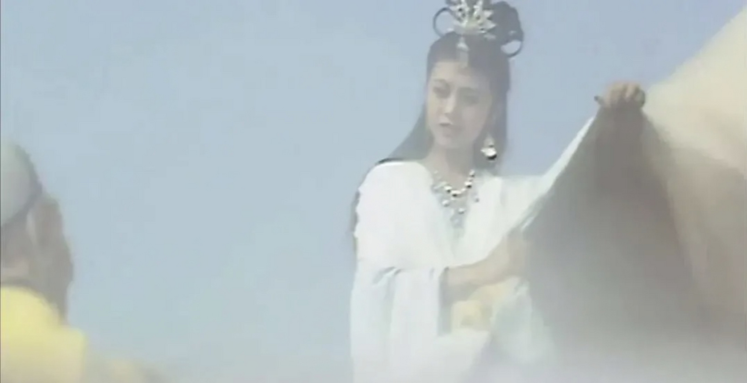 在八六版西游记中,风婆婆虽然戏份不多,但怎么看也算个美女,也算