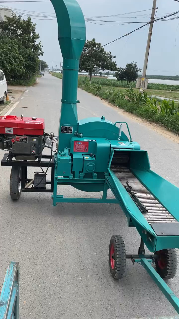 柴油机为动力的铡草机可以直接拉到地里粉碎草料