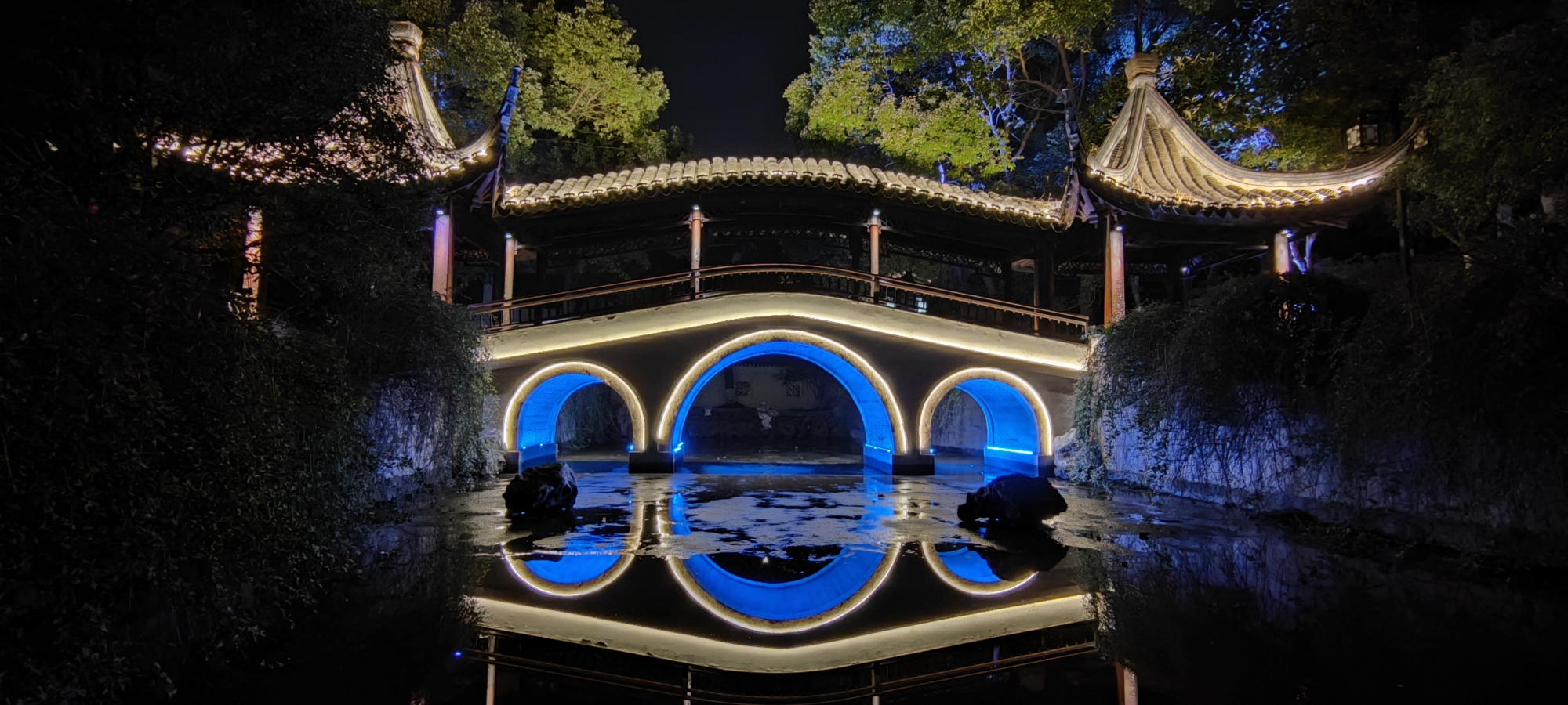 苏州夜景,盘门景区如梦似幻,表示已经醉了