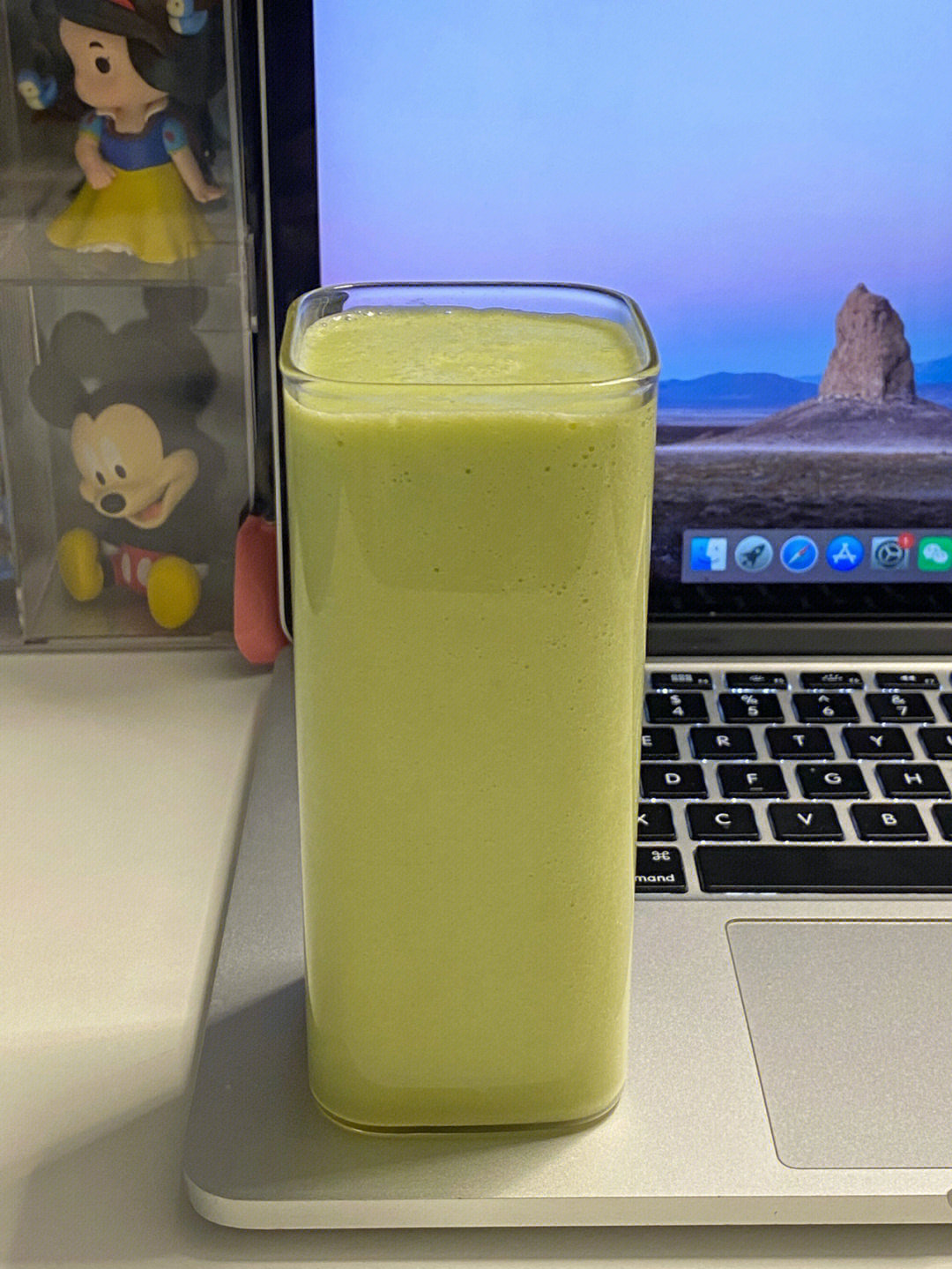 很清爽 	 食材牛油果一个雪梨一个牛奶100ml养乐多一瓶