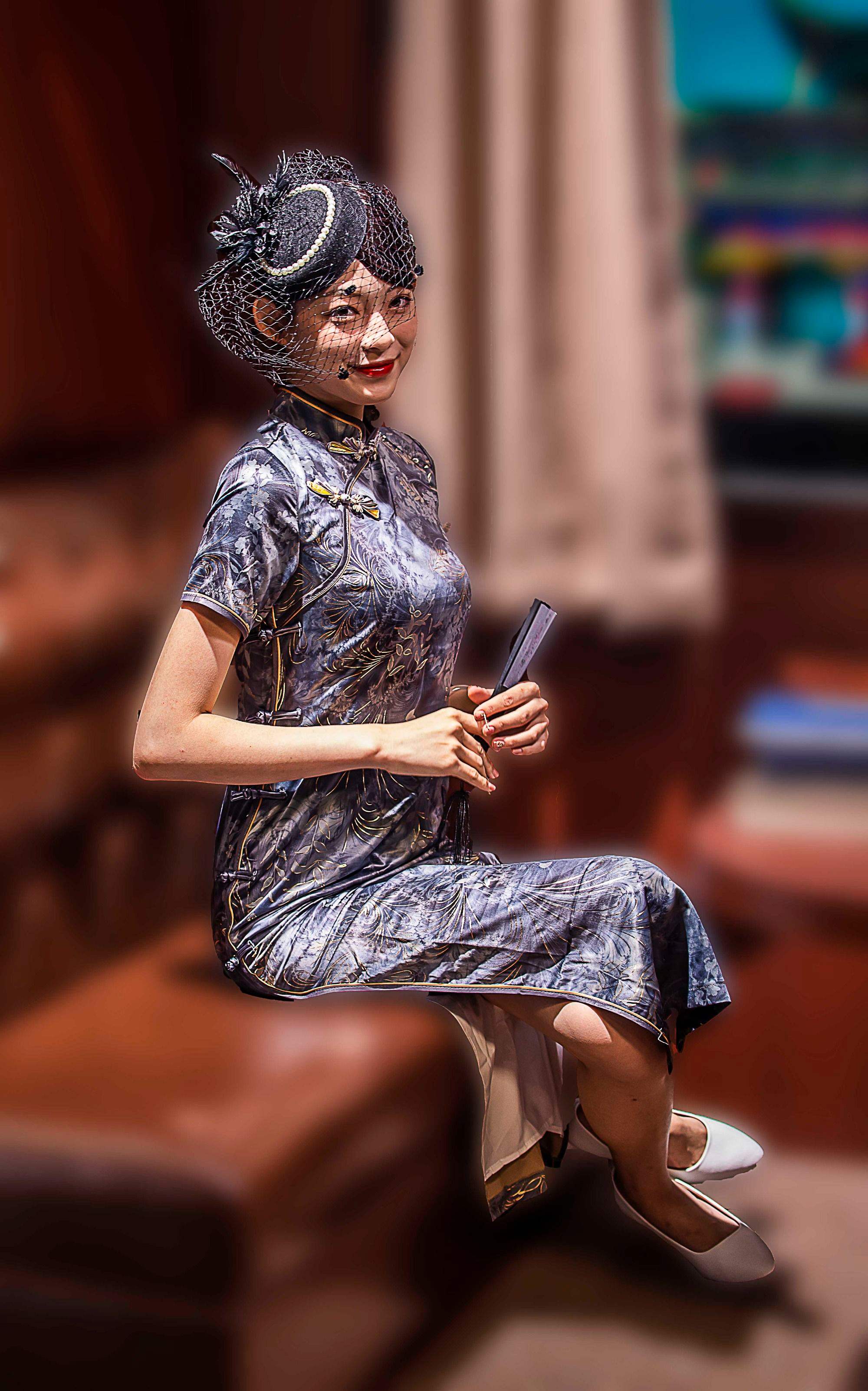 这可都是培训班的"血汗钱",一年就要三广州旗袍变装反串摄影老上海