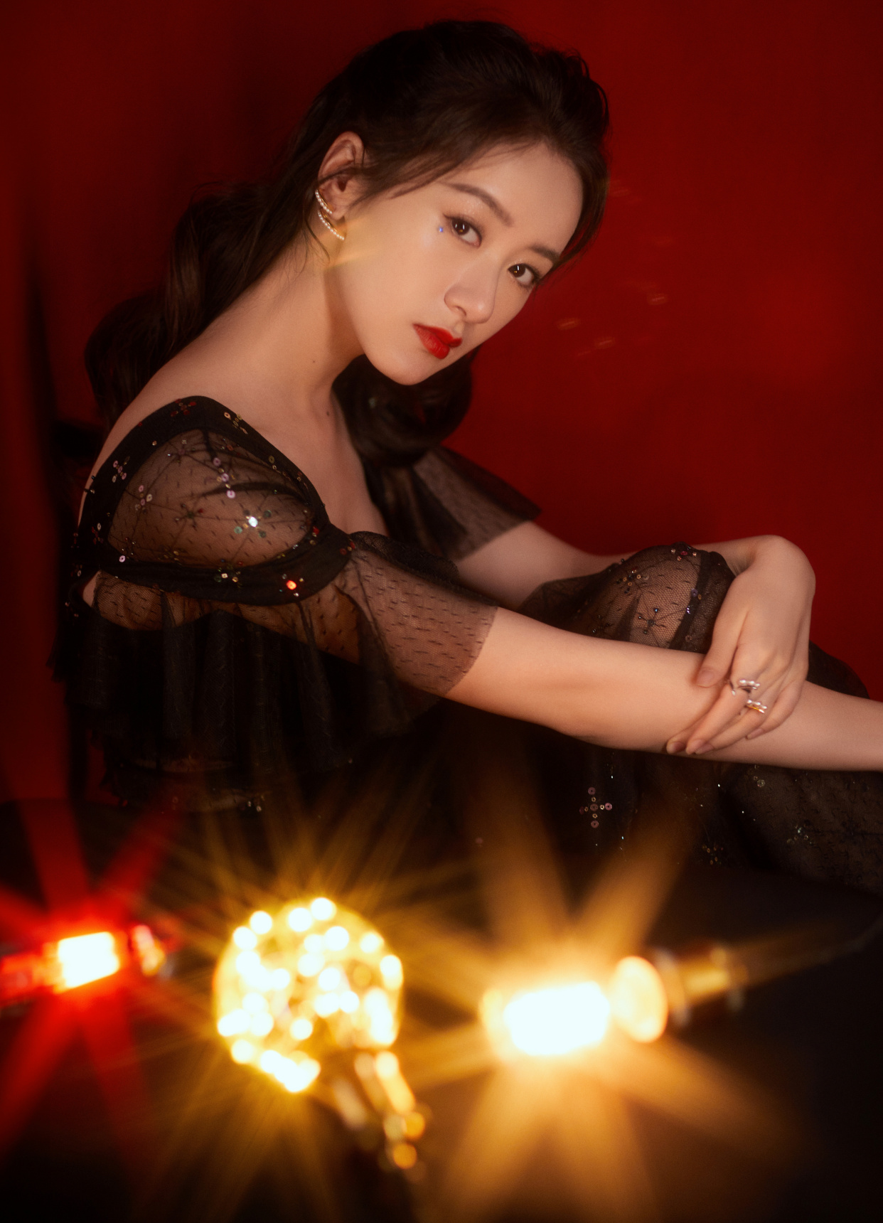 袁冰妍写真,一袭黑裙,性感优雅,香艳迷人