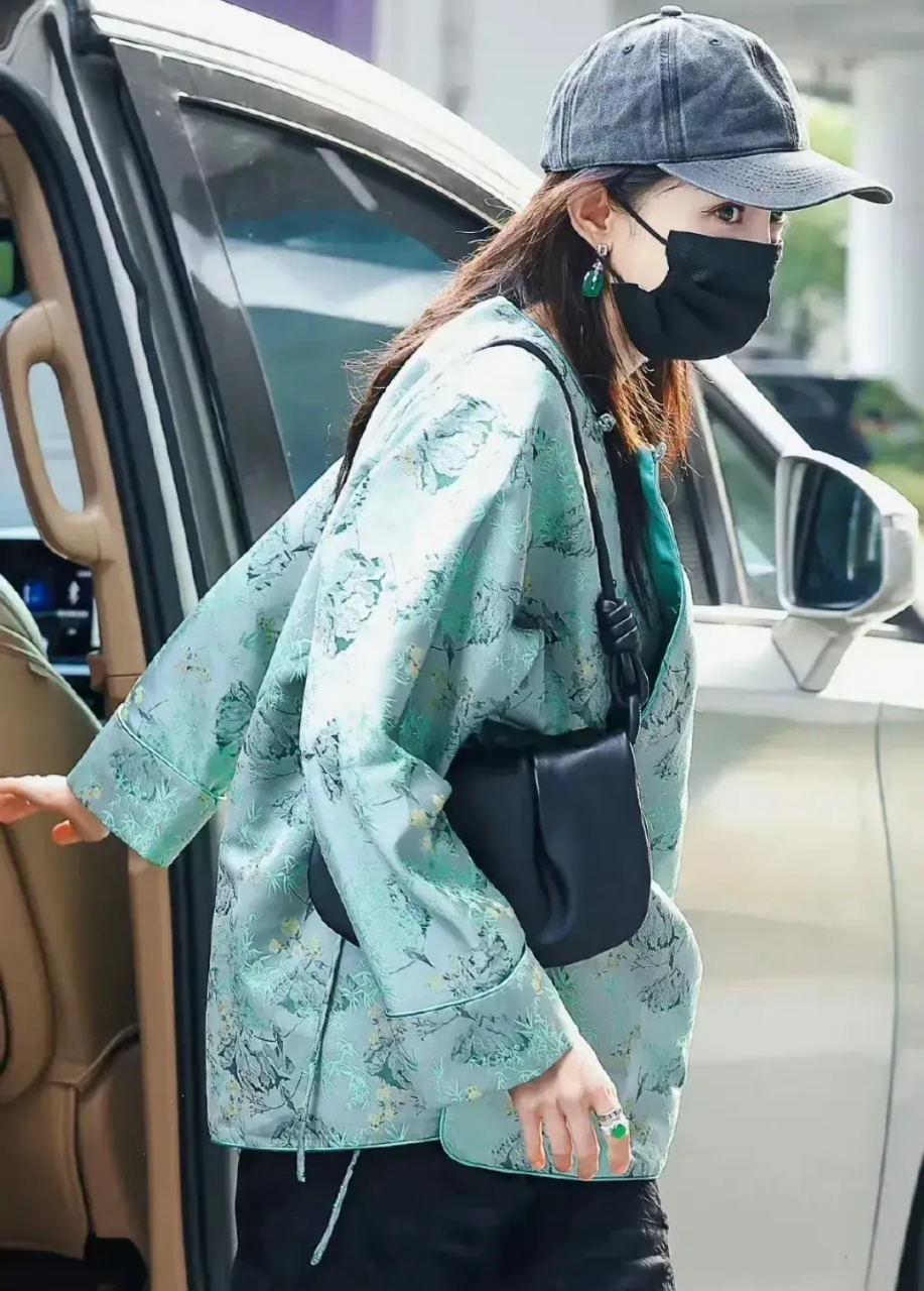 杨幂,你真是个时尚达人!