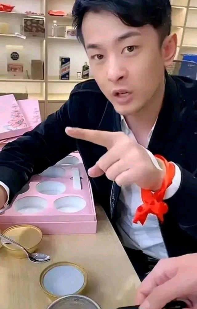 头部主播被点名!疯狂小杨哥李佳琦辛巴在列,评论区却为他们求情
