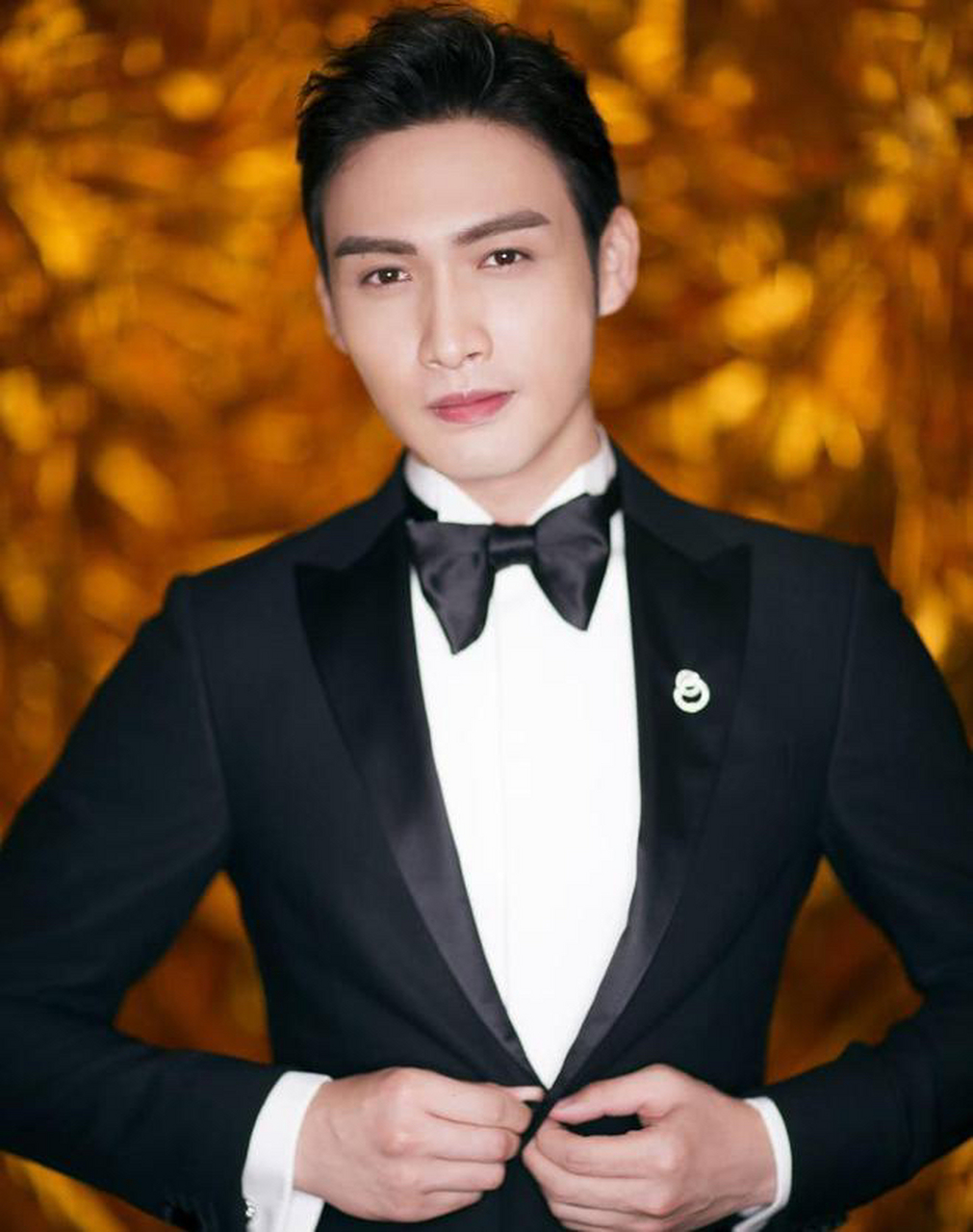 张彬彬自称诚实,于是李沁就想考验他,问了他一个问题: "合作过的女