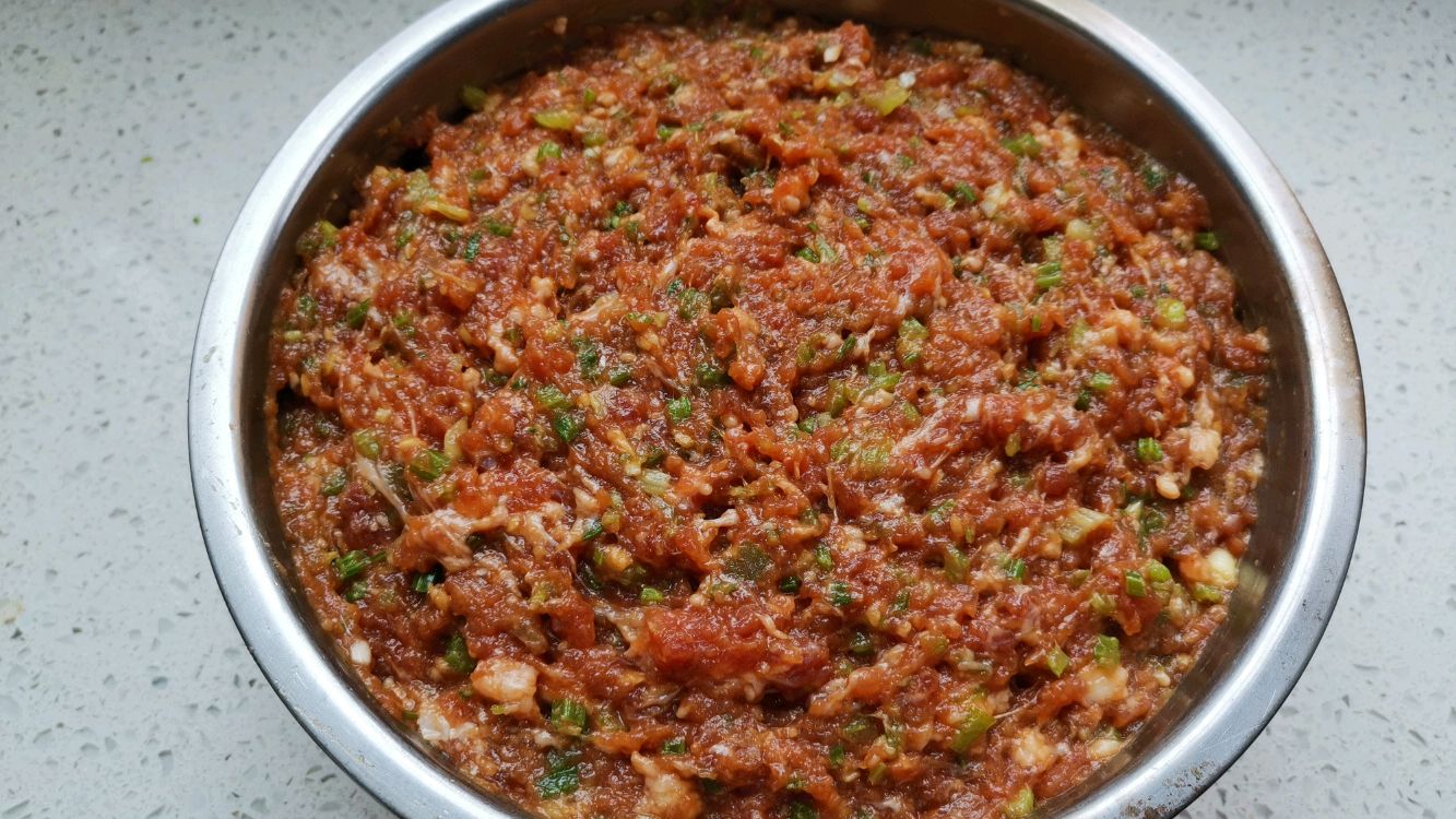 鸳鸯馅水饺要这样做,个个鲜嫩多汁,三伏天里的最爱,先收藏了