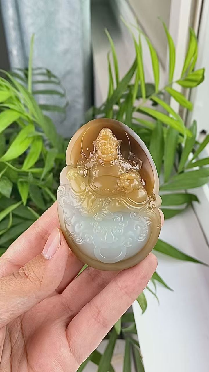 黄财神 收藏级和田玉且末糖白玉挂件,把玩件,玉质润泽细腻,糖色清新如