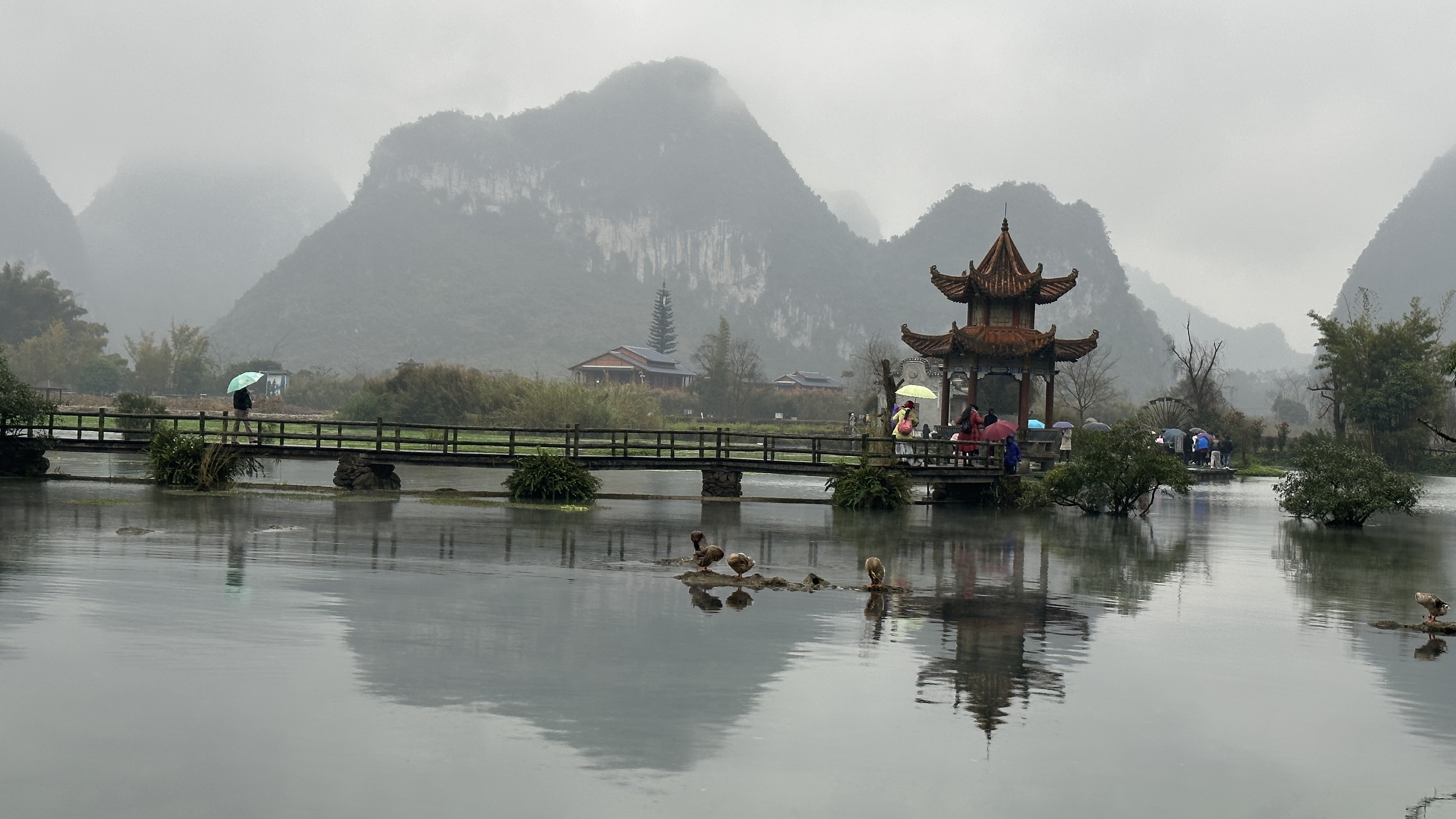 靖西鹅泉如诗如画宛如世外桃源,王羲之题鹅碑,嘉靖皇帝题崖刻