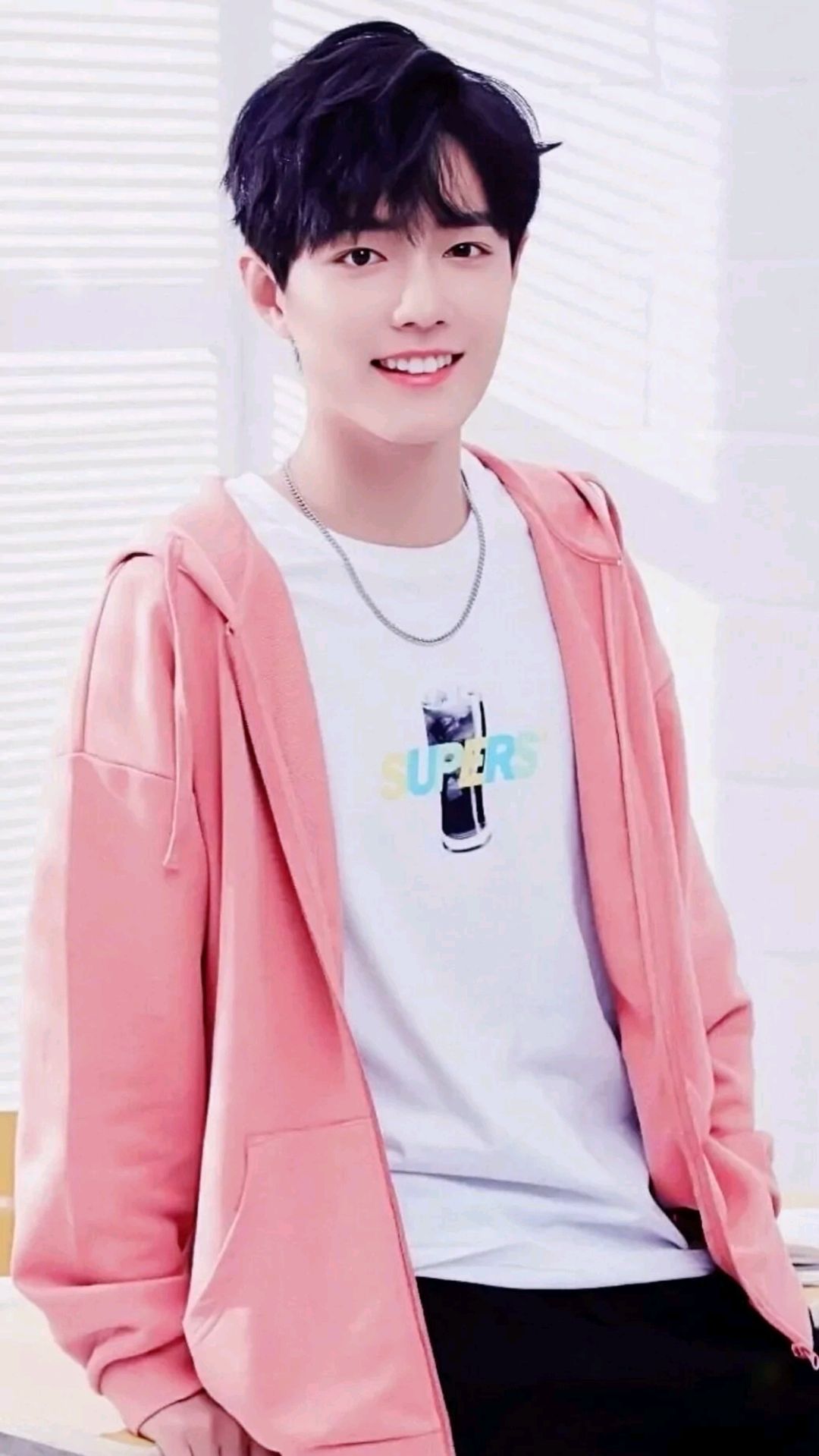 粉嫩肖战图集|祝肖战如梦之梦演出顺利.