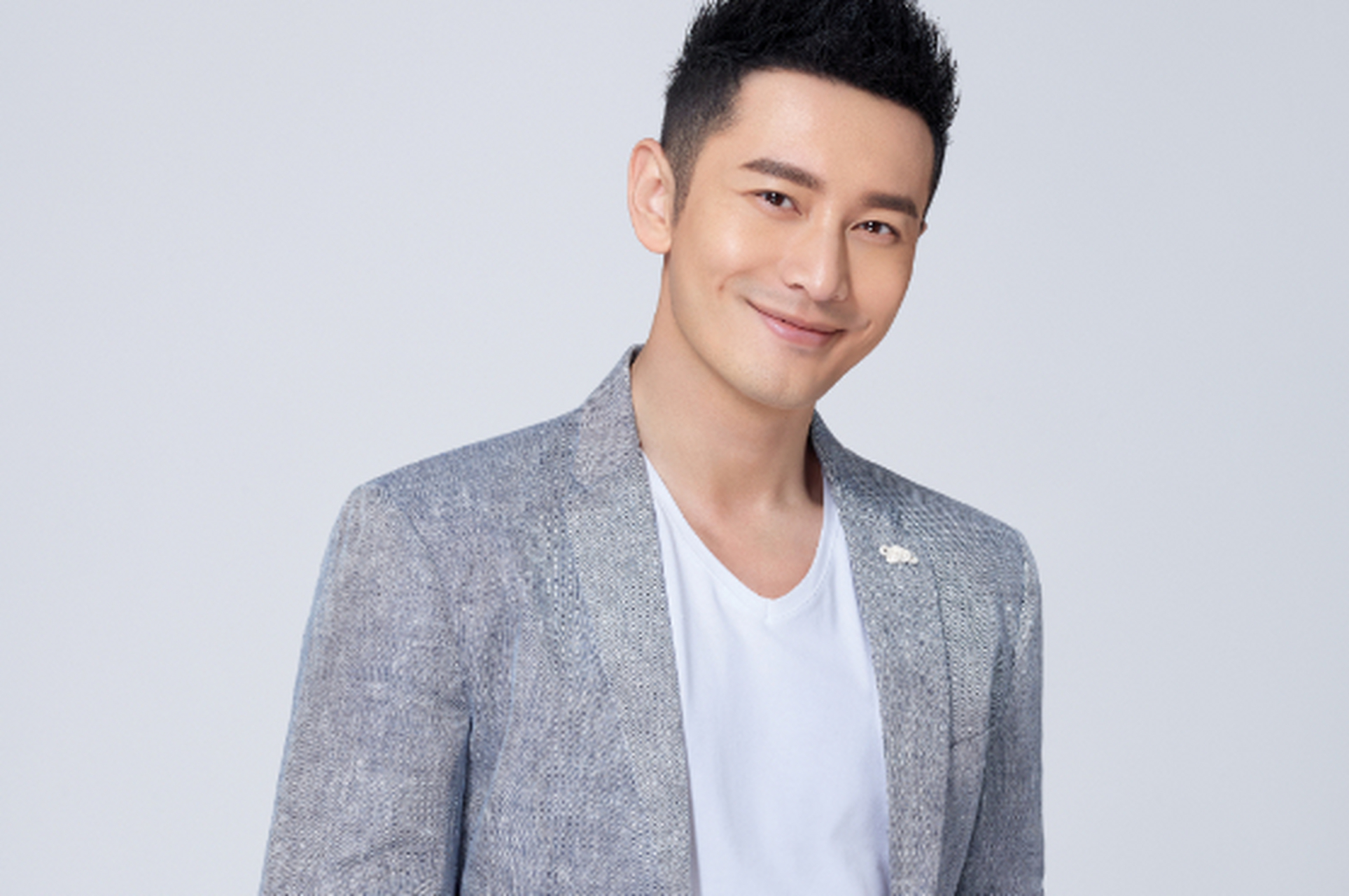 1,#黄晓明去油成功#?很有男人味和亲和力,演技也在线.