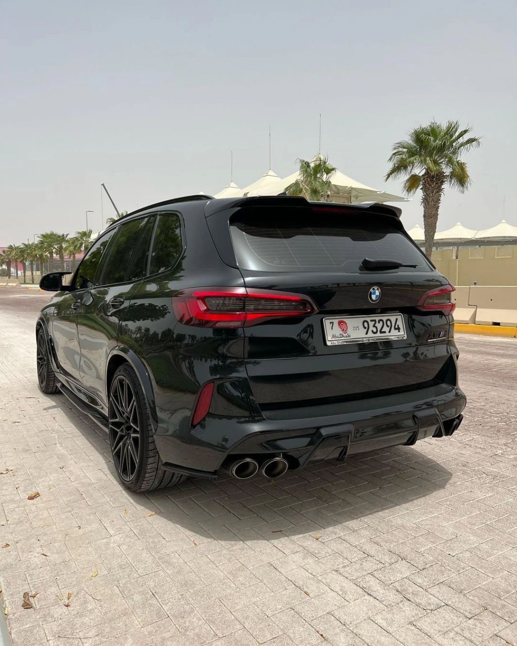 一个月多少工资可以买这辆宝马x5m 黑武士外观是不是最霸气威武 还有