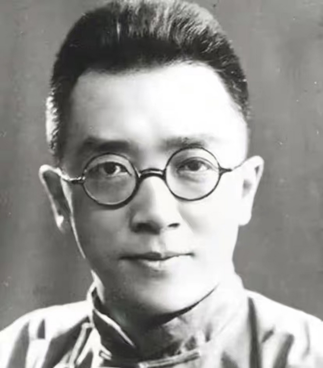 我国近代文学家胡适去世,追悼会上,遗孀江冬秀却当众捶打遗体,一边