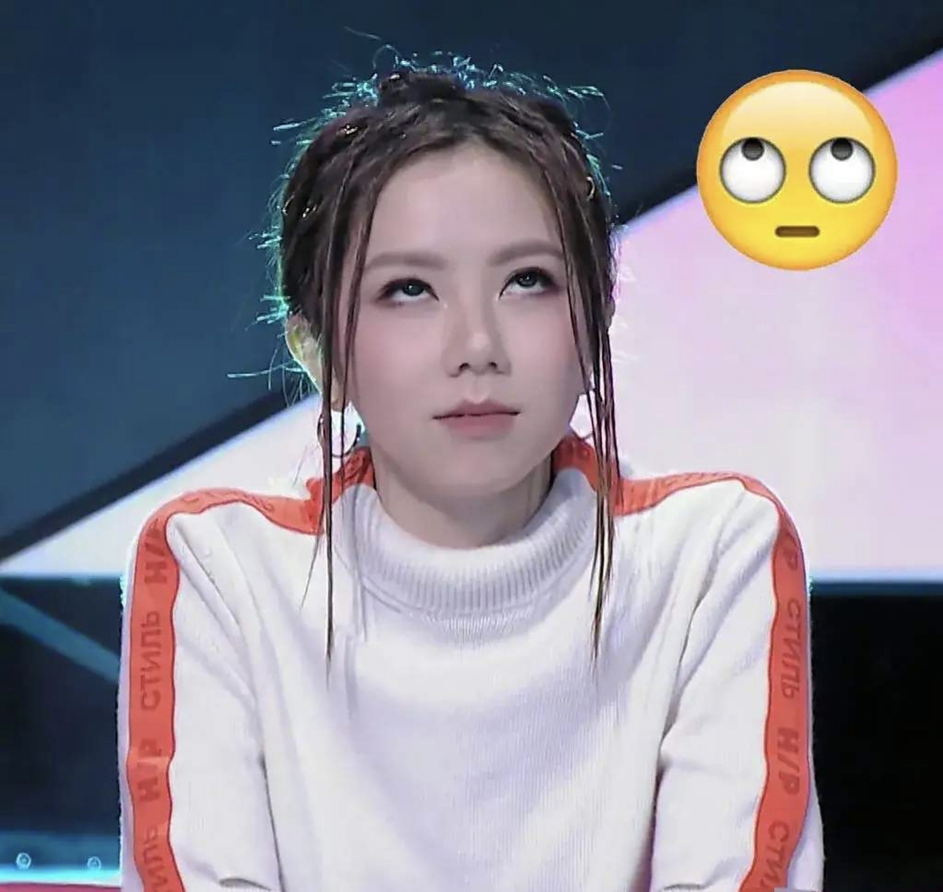 有一次,邓紫棋向陈伟霆请教:"如何防止被狗仔队偷拍?