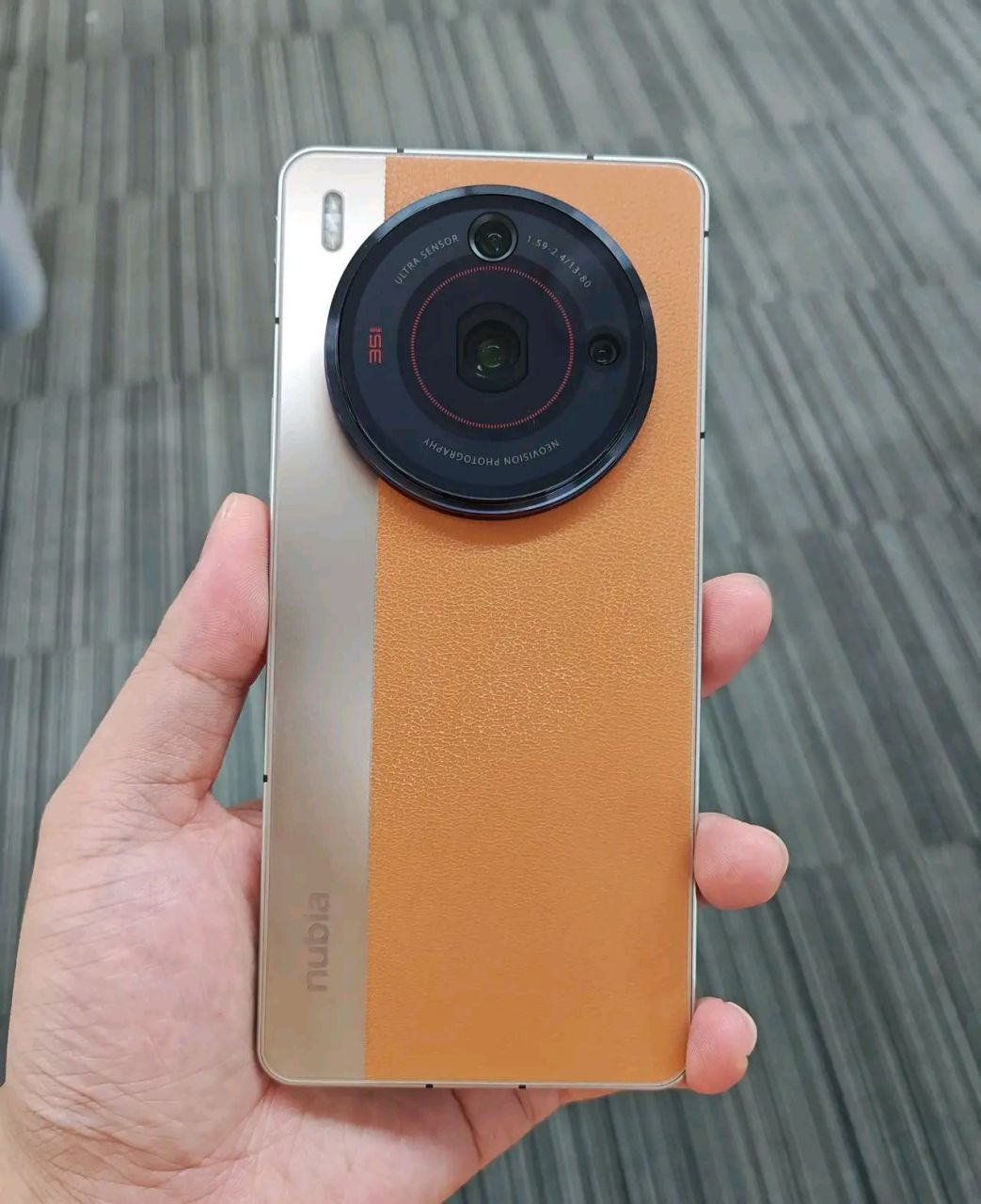 现在不论买什么手机,好像都会被喷!