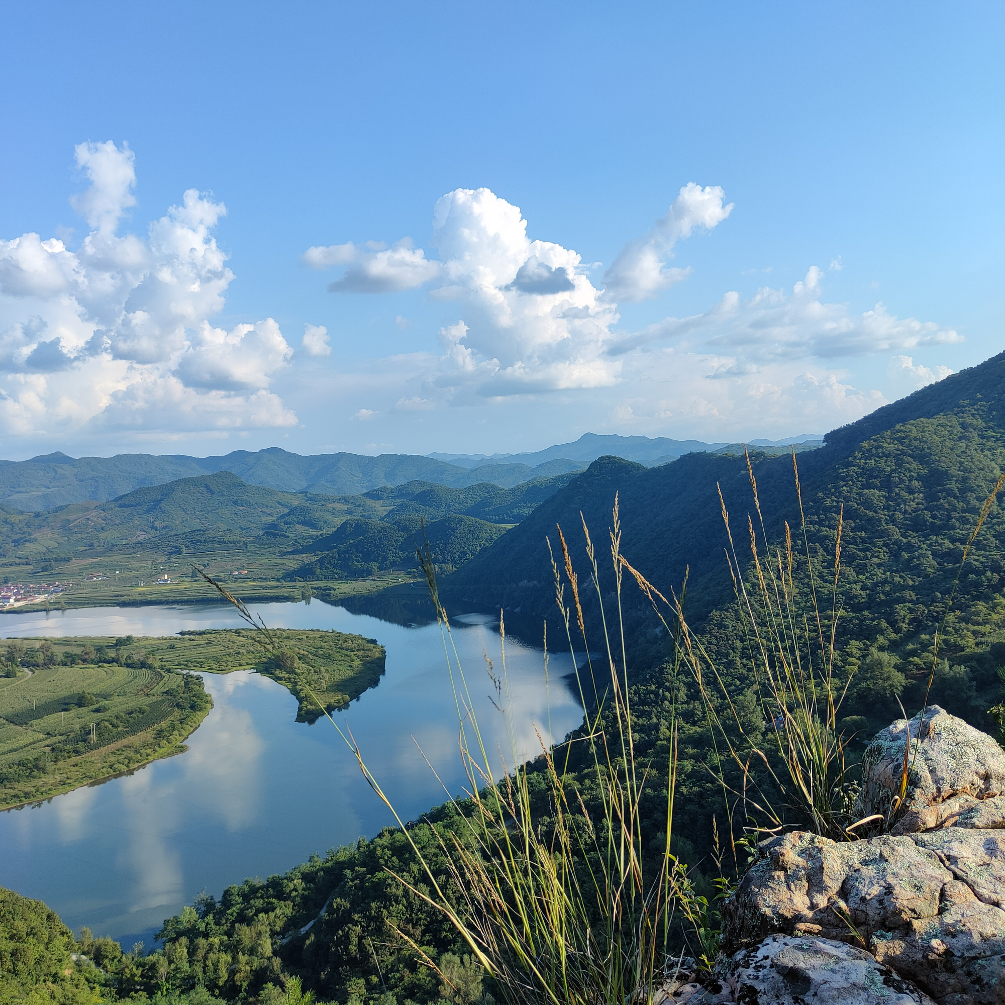 蓝天白云青山绿水