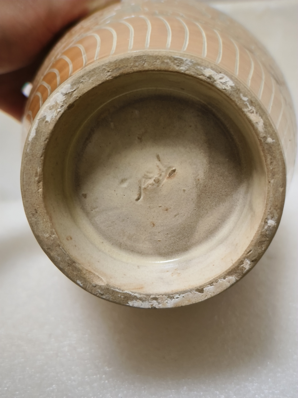 当阳峪缠枝牡丹梅瓶,是宋代瓷器中的一件精美之作,也是中国陶瓷史上的