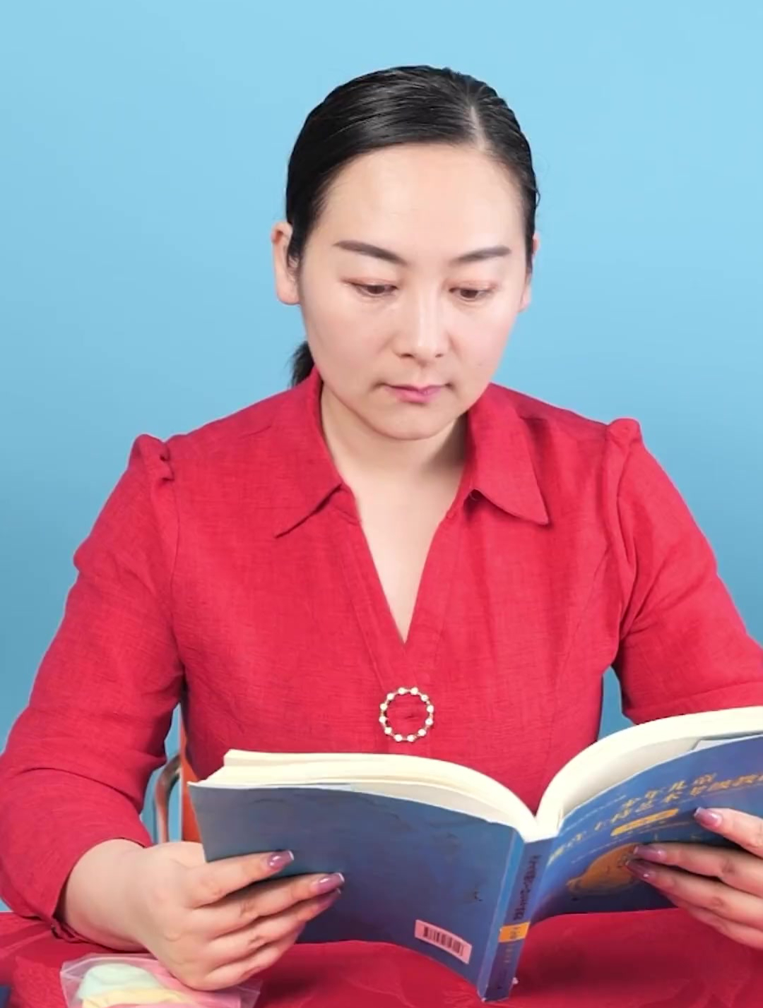 老师想让土豆上舞台做主持人,土豆想临阵磨枪,但我有办法帮助他