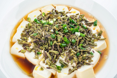 「美食菜谱」香椿酱蒸豆腐,香气扑鼻超下饭!