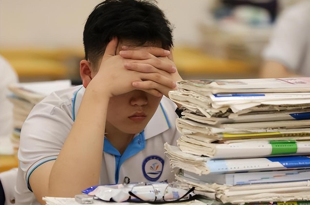 中小学生负担重是作业多引起的吗?并非如此,别忽视真实原因