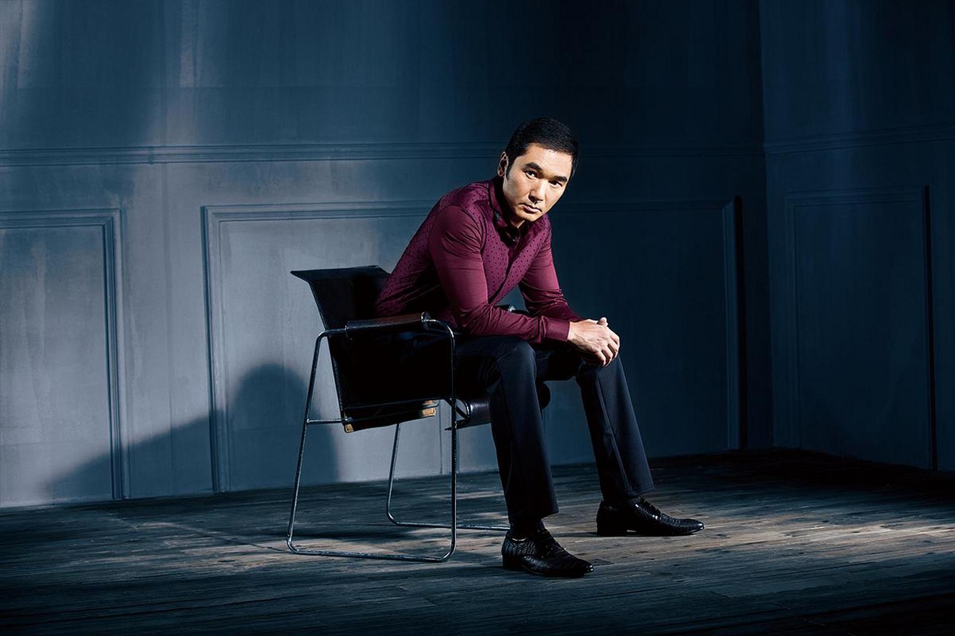 方中信是一位在娱乐圈有着广泛知名度的演员,他的演技和魅力备受观众