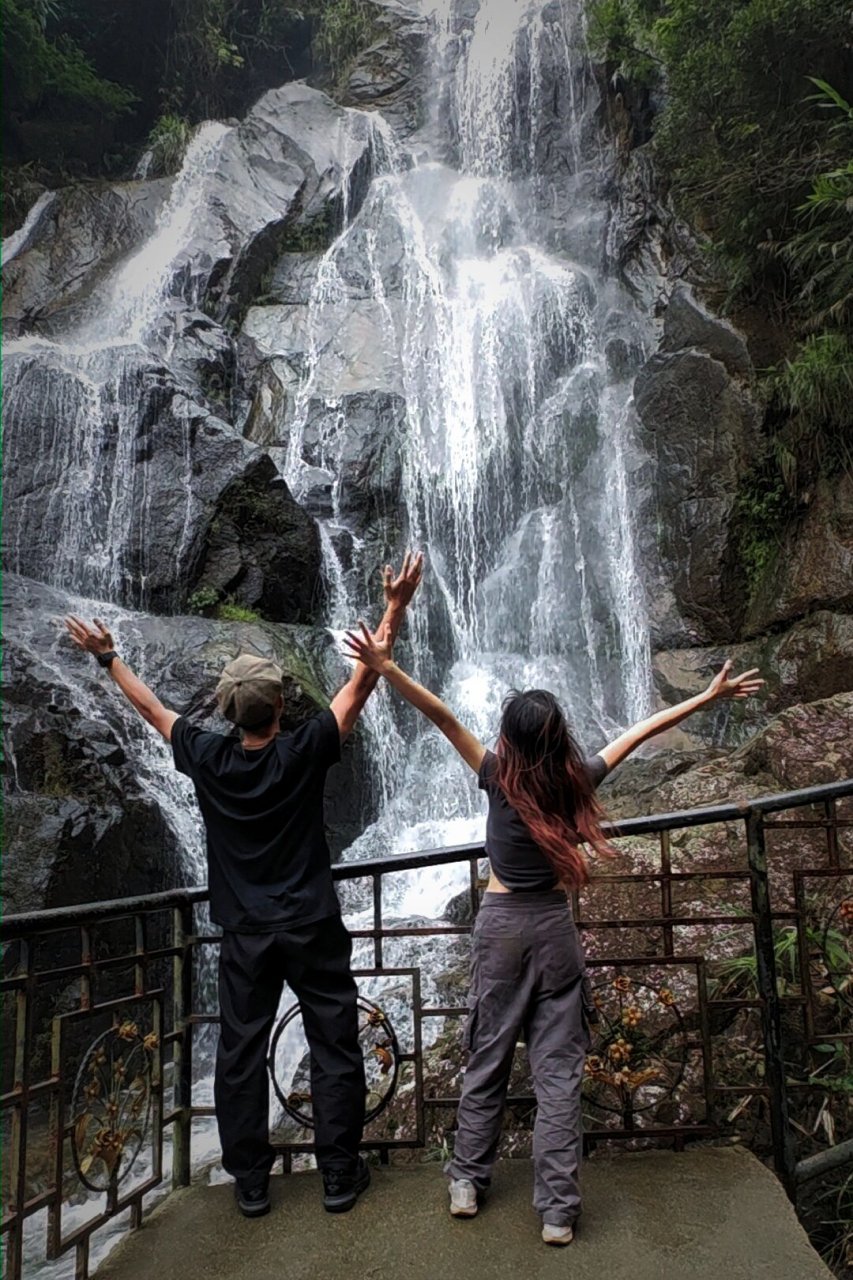 位置:清远市清城区高田西坑村天子山瀑布风景区  交通:  打车:从窃抖