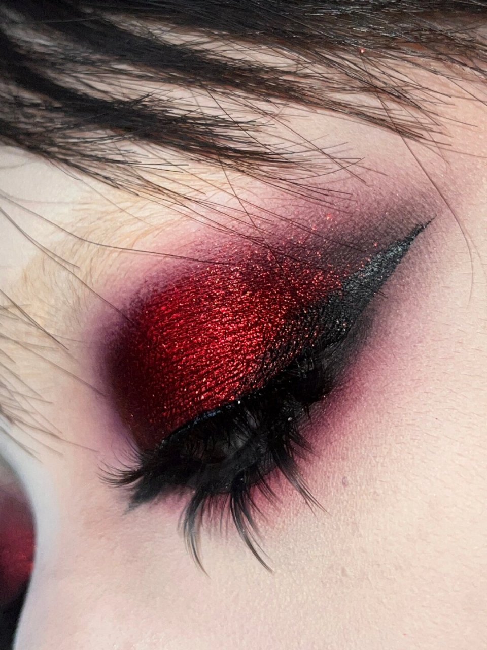 哥特风眼妆  眼妆已呈现,妆教视频随后推出.