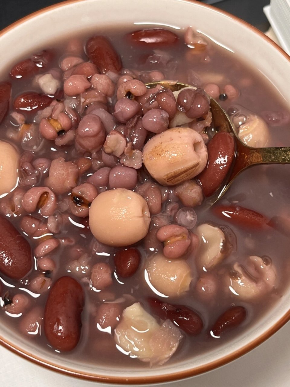 一款美味又养生的红豆薏米莲子粥绝对不能错过!