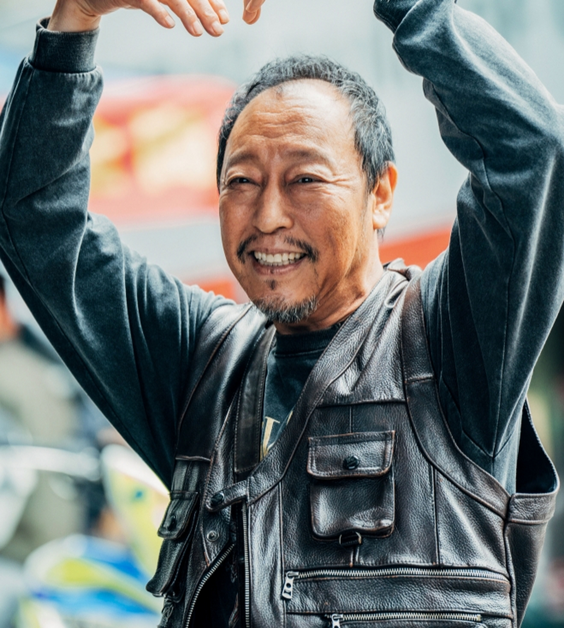 老牌演员倪大红和惠英红在电影《我爱你!