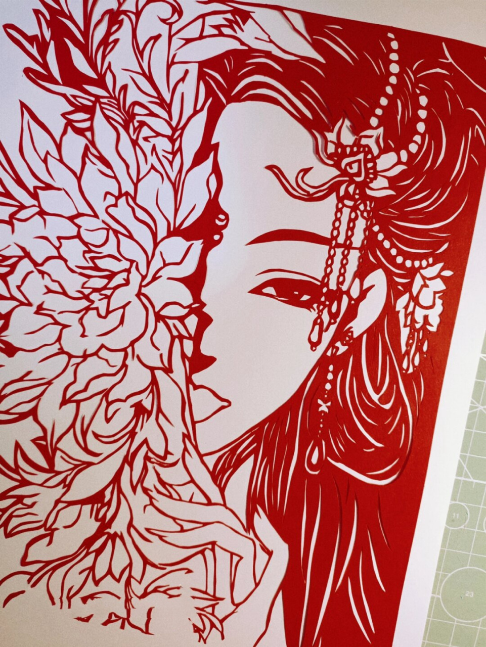 挑战60幅刻纸7丨不辞青山 相随与共  我很喜欢绘画,同时也喜欢剪纸