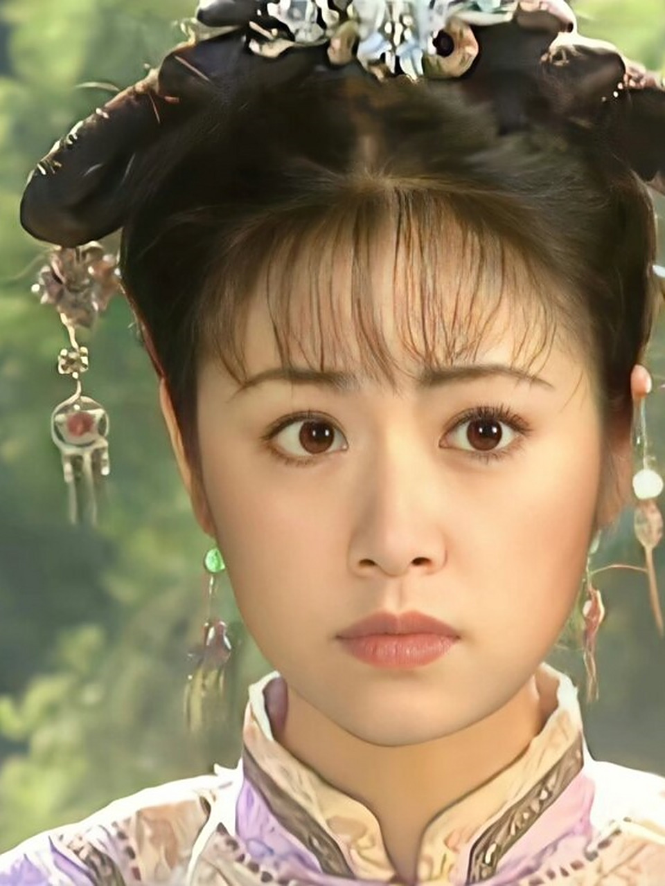 这么丑的旗头忽然还挺好看🙂原来关键是人  正在整理关于《还珠格格