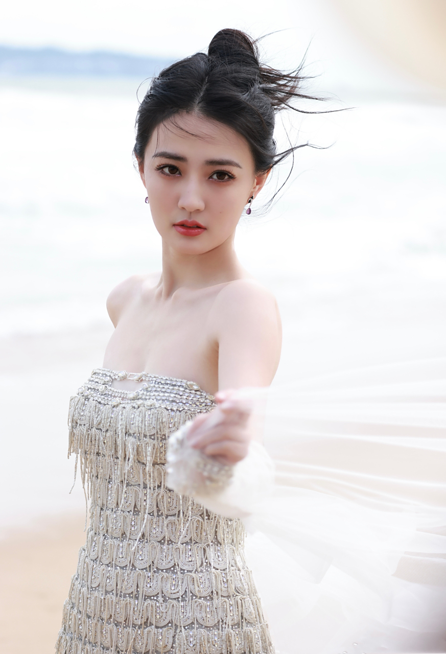 徐璐[心]#气质美女# #性感美女