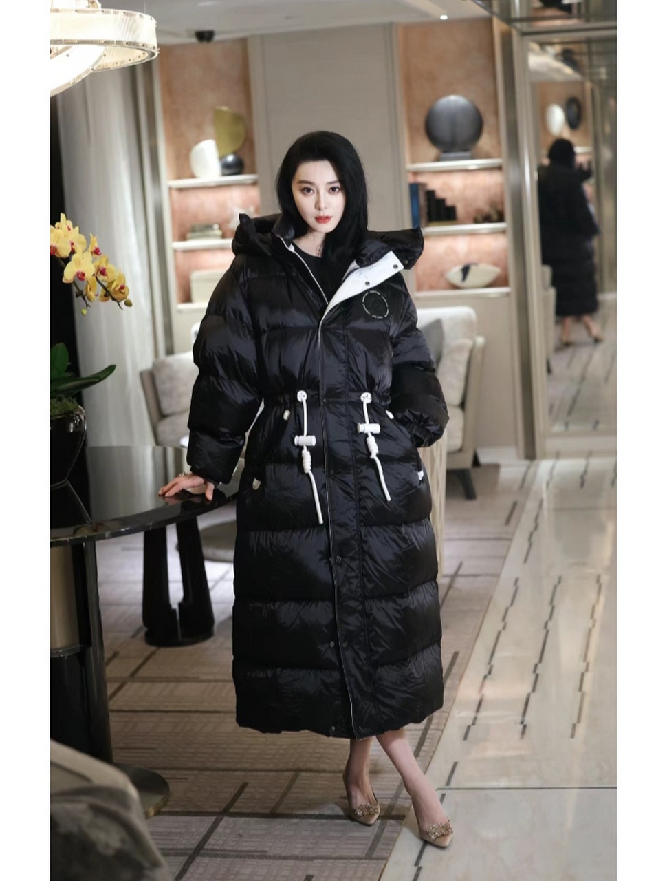 许久不见的范冰冰来啦,还是那么美,过膝厚实羽绒服真是太保暖了,天再