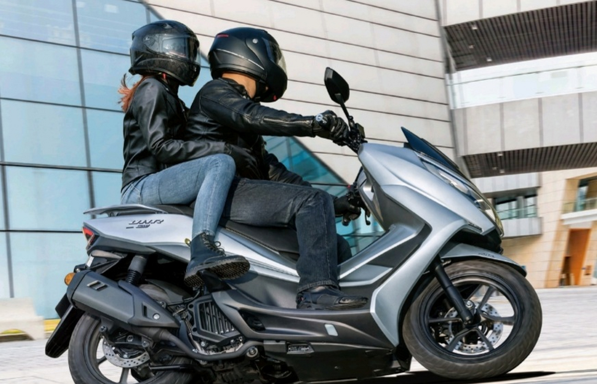 摘要:雅马哈xmax300和nmax155,本田pcx和豪爵uhr150等热门踏板车在