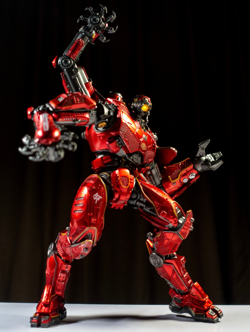 模型欣赏:灵机魂《环太平洋》暴风赤红,by 漫港湾.