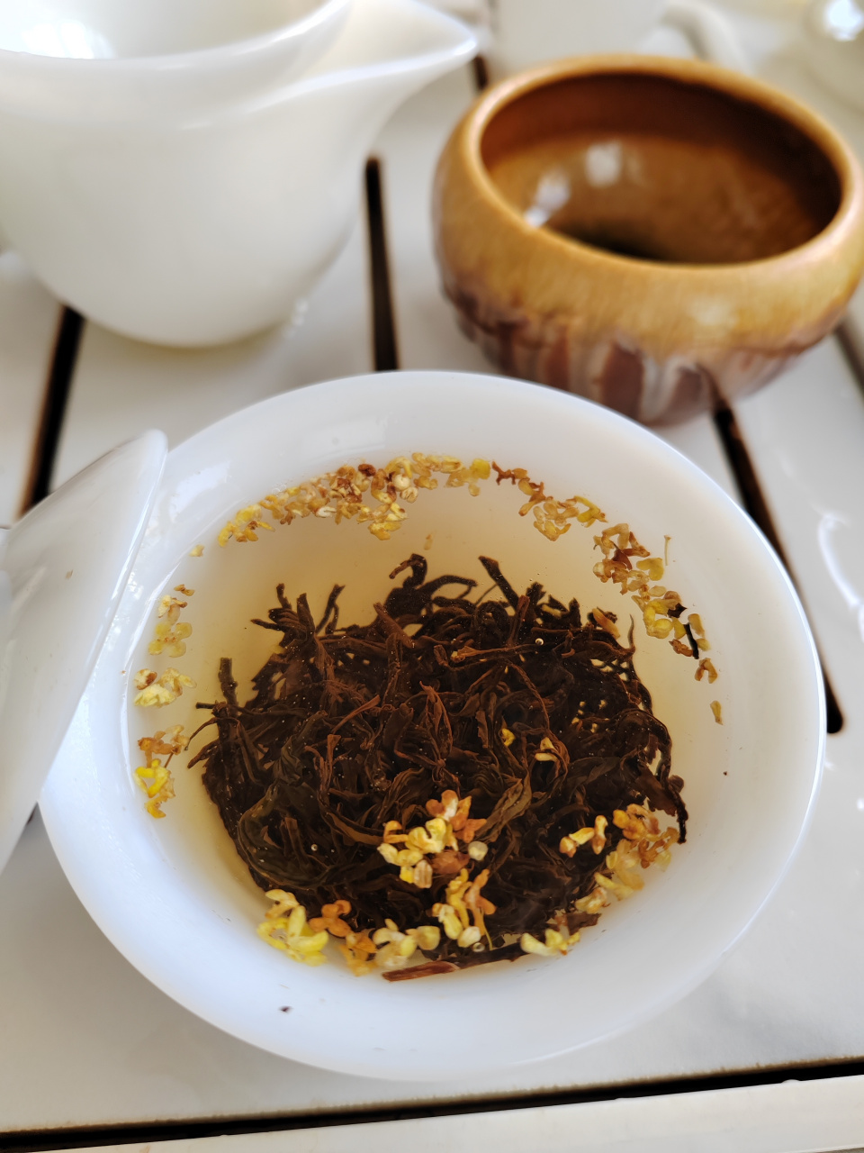 冬天的第一张照片#  桂花红茶,既有茶的香味,又有浓郁的桂花香,特别