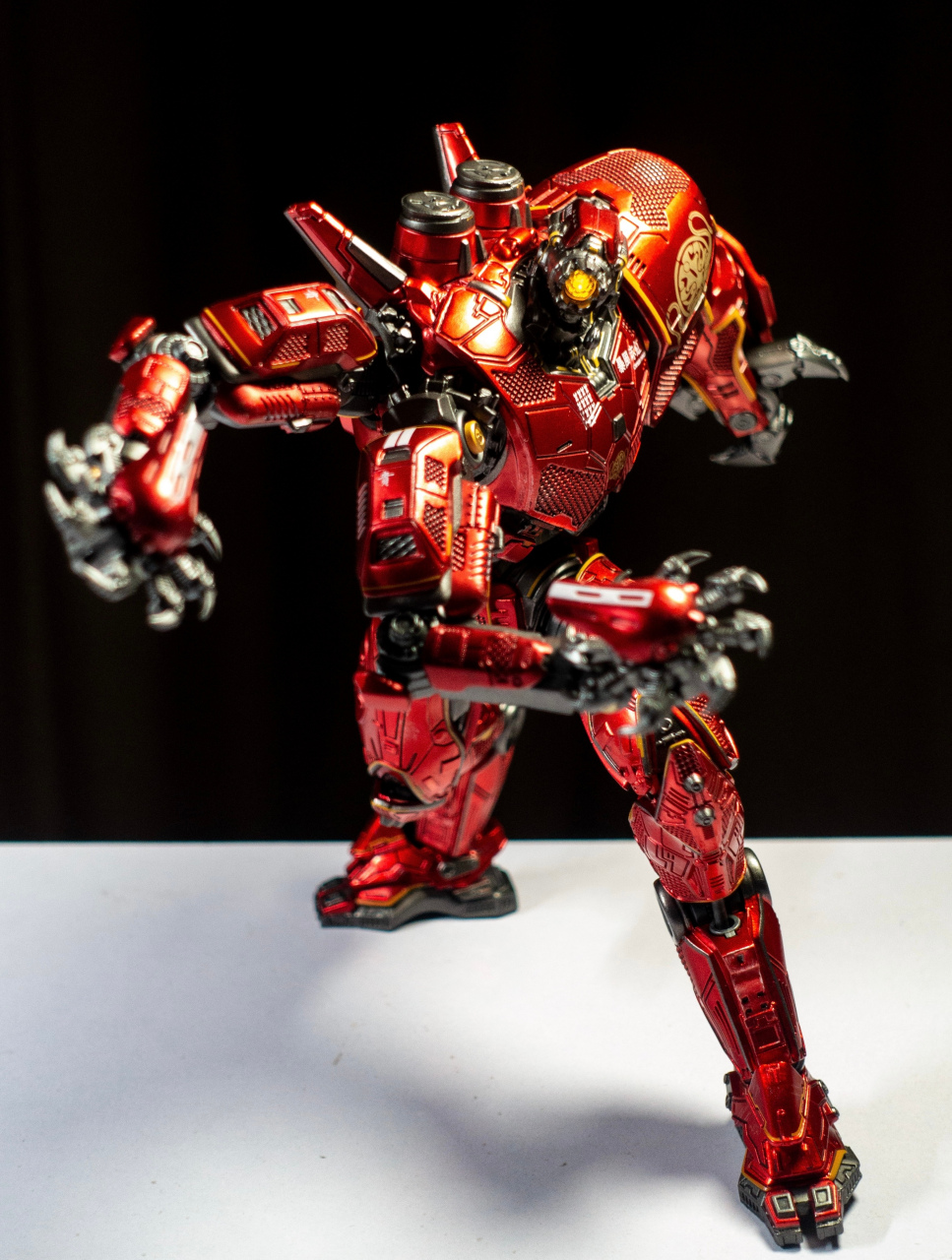 模型欣赏:灵机魂《环太平洋》暴风赤红,by 漫港湾.