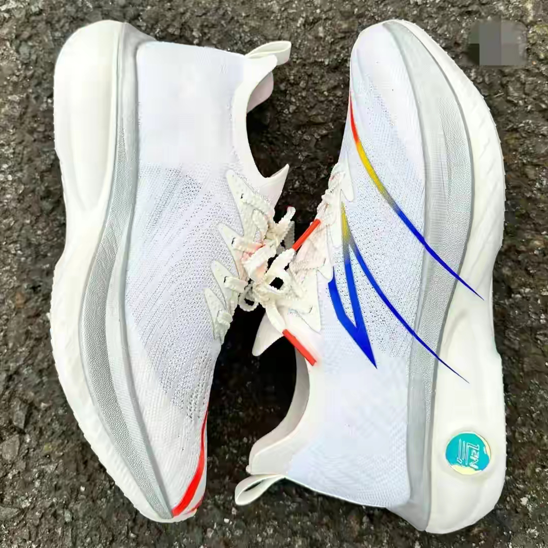 一双全民都可以驾驭的碳板跑鞋,安踏c202 gt2大评测