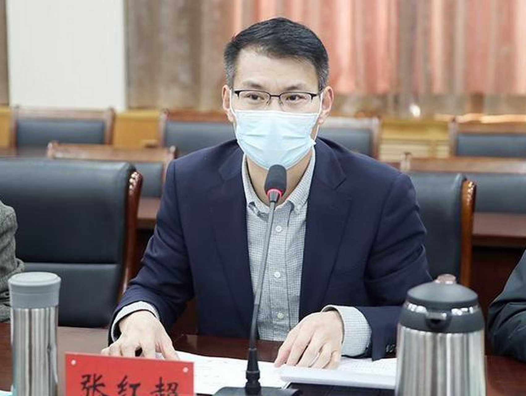 创业之路充满艰辛,但他坚持不懈,最终取得了