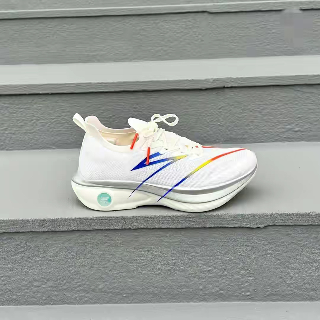 一双全民都可以驾驭的碳板跑鞋,安踏c202 gt2大评测