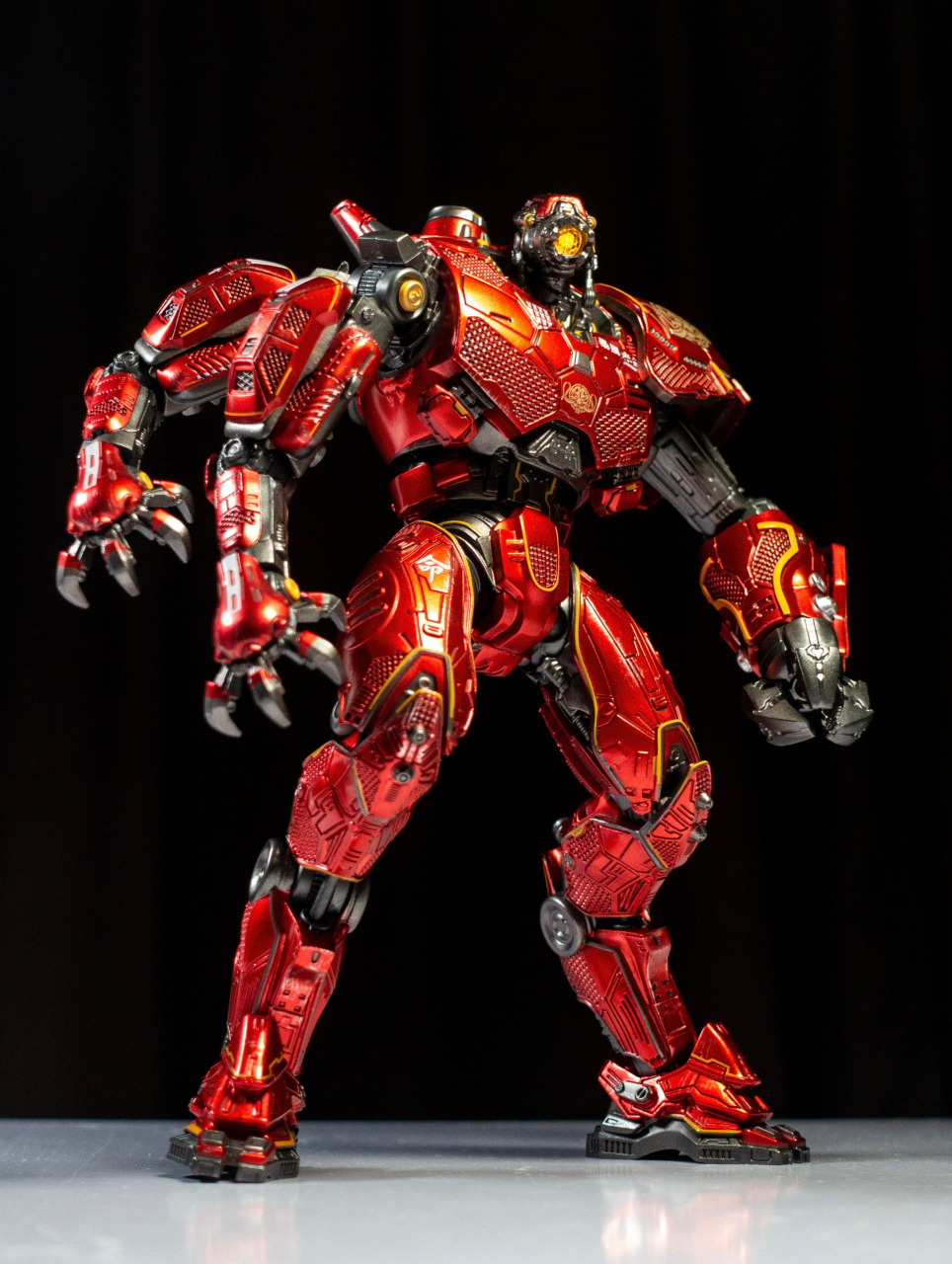模型欣赏:灵机魂《环太平洋》暴风赤红,by 漫港湾.