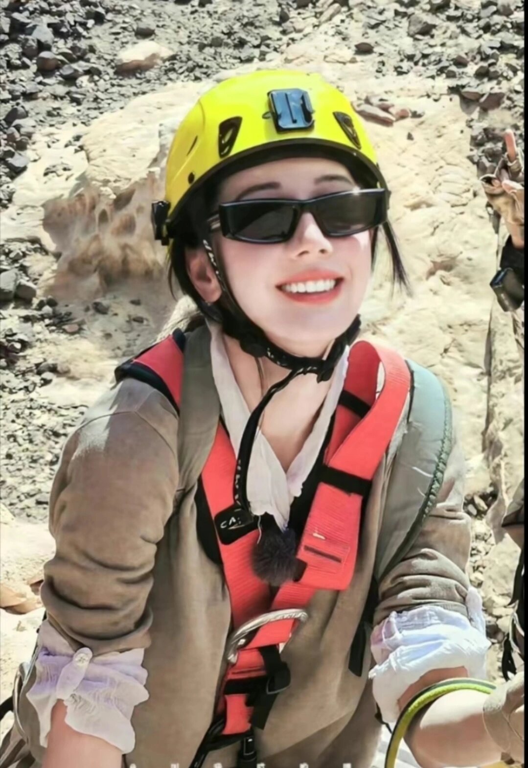 浓颜系甜起来就是顶级甜妹!