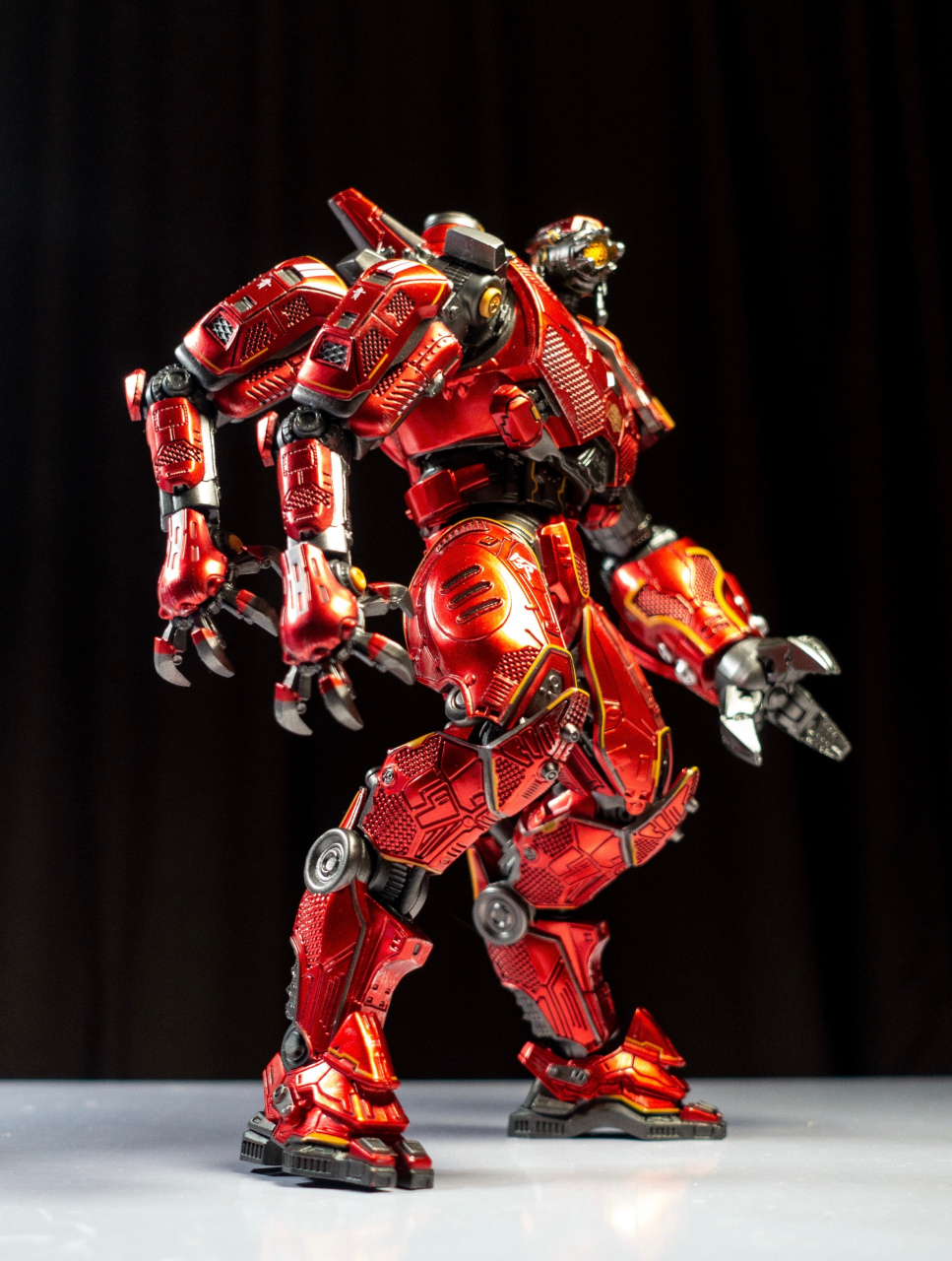 模型欣赏:灵机魂《环太平洋》暴风赤红,by 漫港湾.