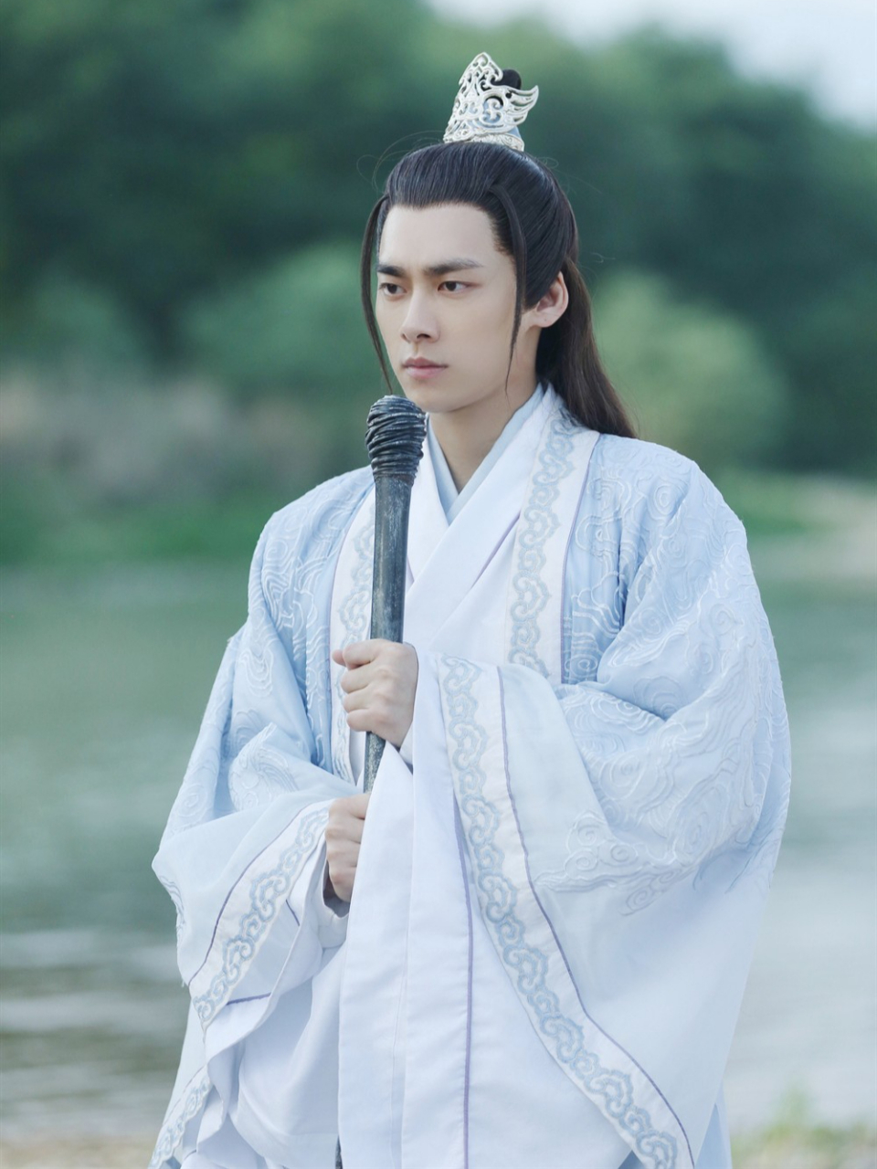 诛仙改编电视剧 青云志 《青云志》 草庙村少年张小凡,在经历全村尽灭