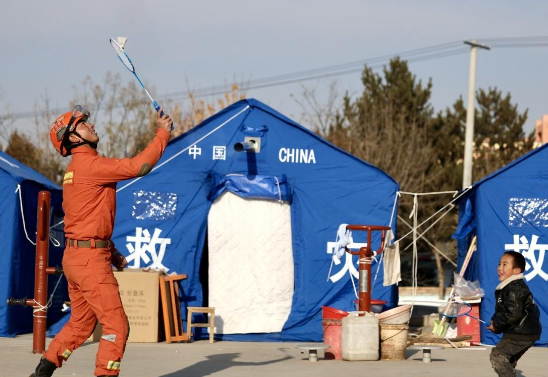 回顾外国学者目睹甘肃救灾后感慨:这世界除了中国,任何国家做不到