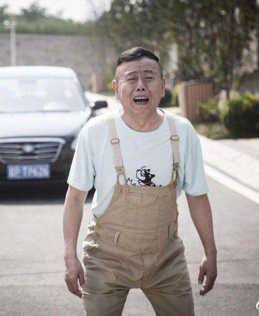 6米."一旁的李明启听不下去了,笑着说了一句话,惹得全场捧腹大笑.