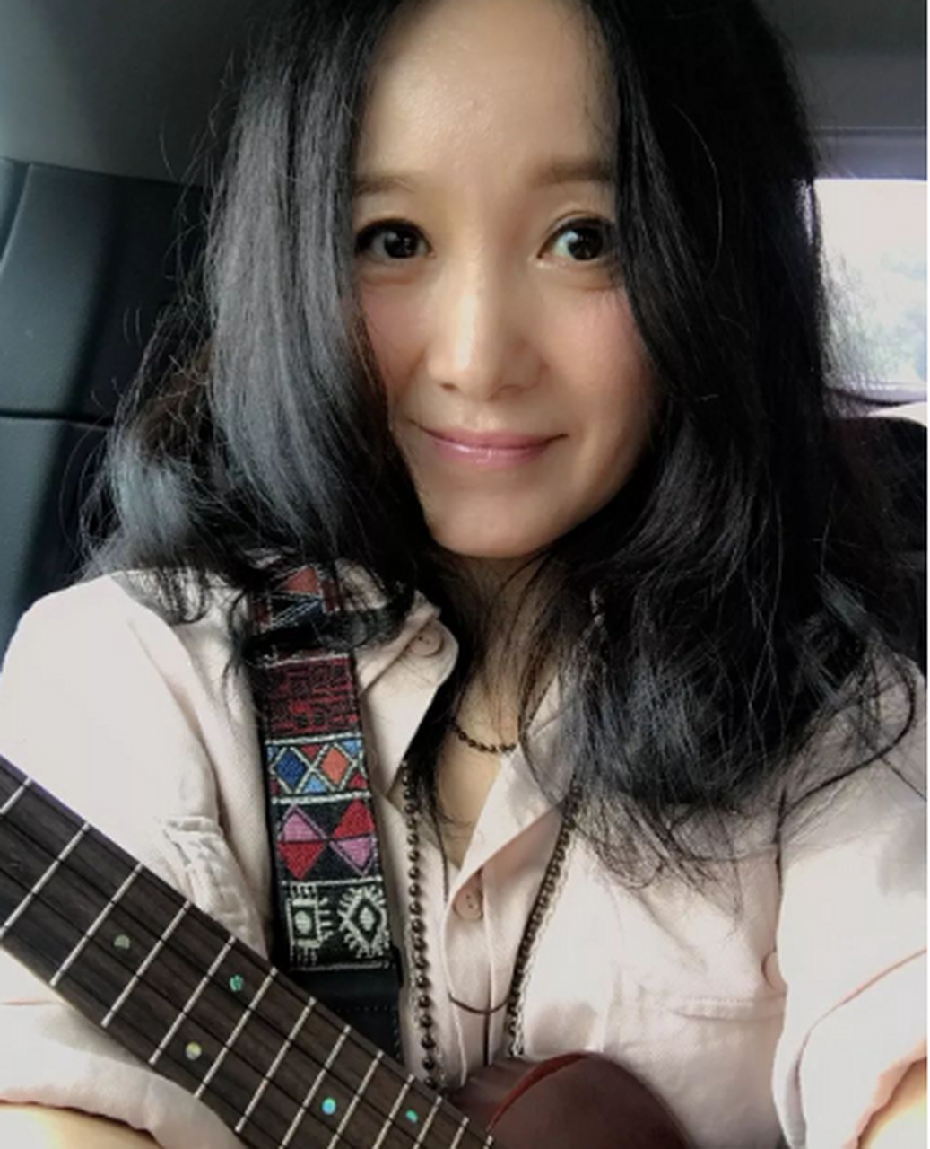 当年,斯琴格日乐挺着大肚子,找到臧天朔的老婆李梅逼宫:"我怀了他的