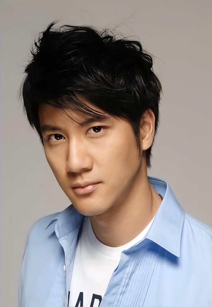 王力宏婚变三年:徐若瑄离婚王力宏复出,李靓蕾打入富婆圈?