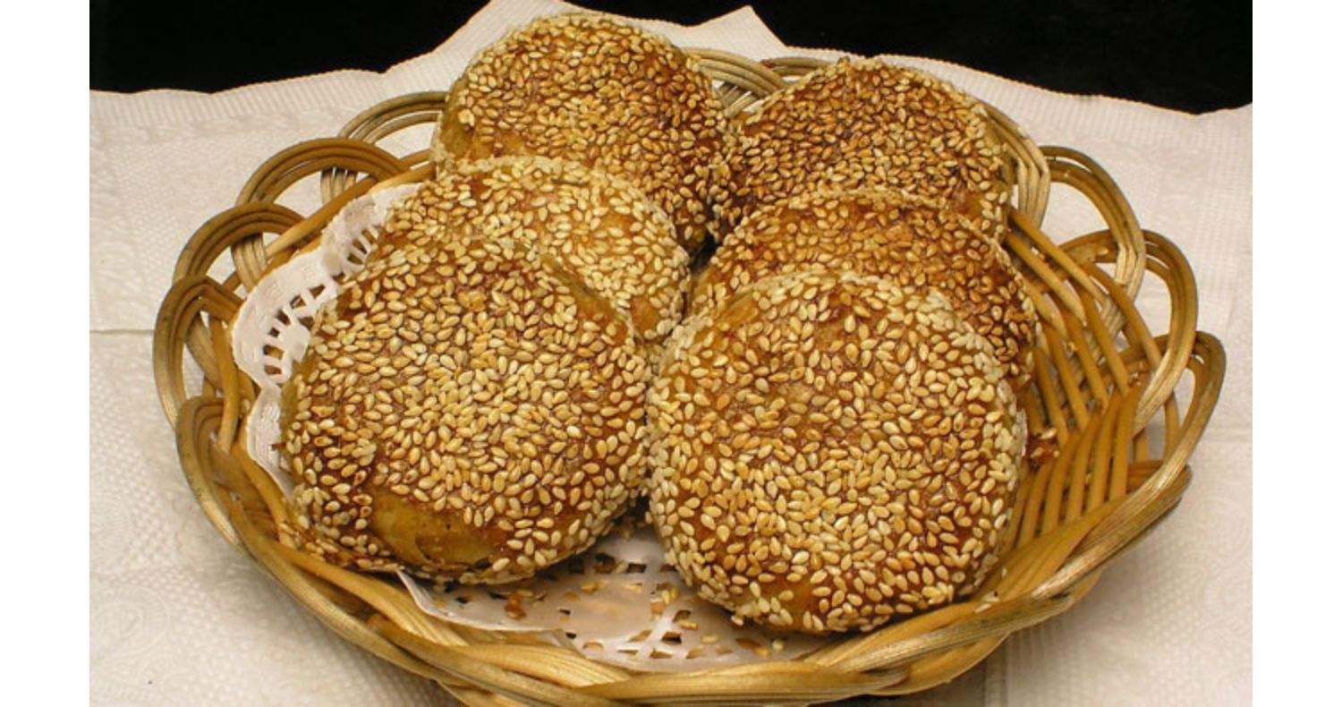 传统与美味的完美结合天津老味清真麻酱烧饼,是一道具有浓郁地方特色