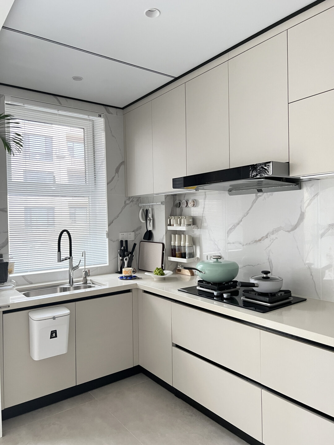 图厨房蜂窝板吊顶效果图厨房瓷砖厨房瓷砖颜色厨房吊顶效果图最新款