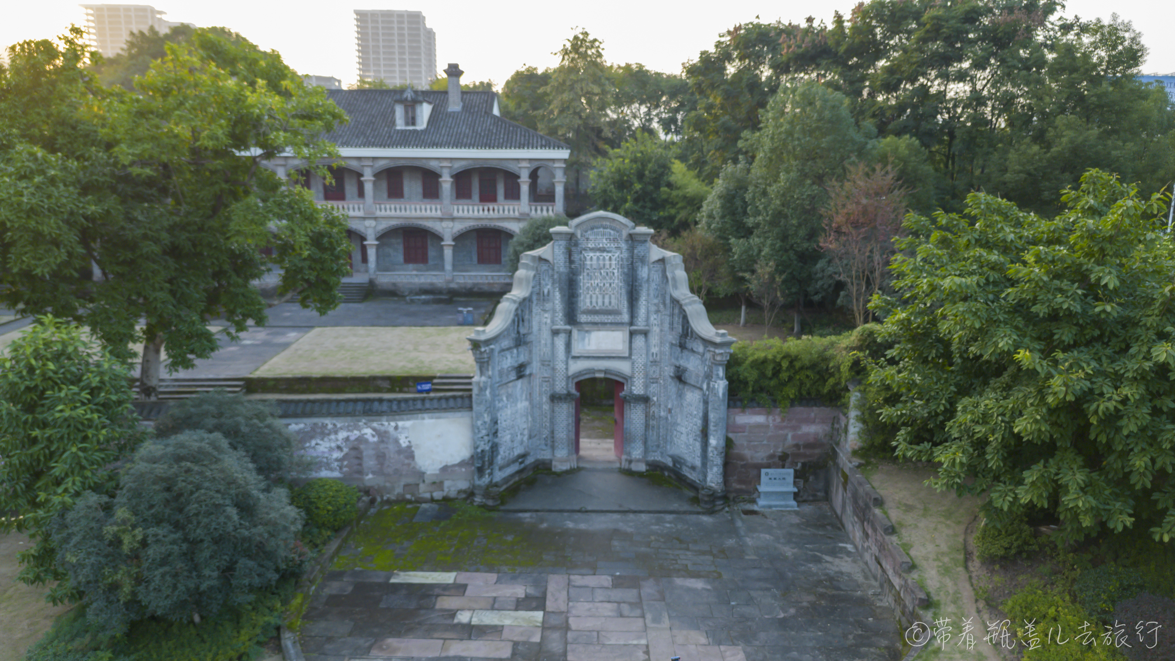 初冬的北碚蔡家举人楼,仿.@带着瓶盖儿去旅行的动态